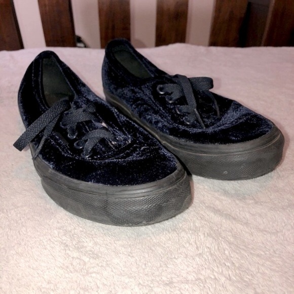 VANS Off The Wall Womens Navy Velvet Low Top Lace Sneakers Sz 7.5 - Picture 3 of 11